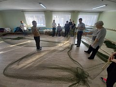 Ершовский женсовет организовал обучение плетению маскировочных сетей