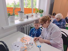 В Ершове ребята из ДДТ и взрослые центра социального обслуживания отметили майские праздники природы
