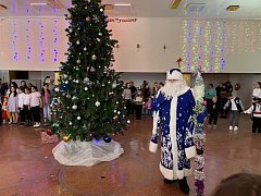 В Ершове прошло новогоднее представление для детей из многодетных семей