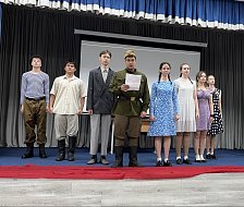 Спектакль "Молодая гвардия" в школе г. Ершова: память, ожившая на сцене