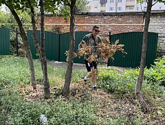 8 августа в Ершове прошел субботник в парке имени Пушкина