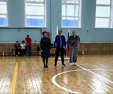 В Ершове на стадионе «Юность» прошел баскетбольный турнир, посвященный Дню народного единства