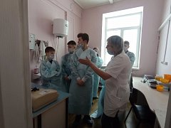 Специалисты Ершовской районной больницы провели экскурсию для учеников МОУ СОШ №3 г.Ершова