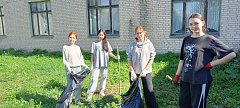 Коллектив ершовской школы дружно вышел на субботник