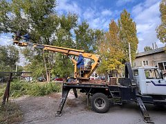 Ершовское «Благоустройство» продолжает комплекс работ по наведению порядка в городе