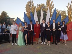 Ершов вместе с выпускниками школ встретил рассвет