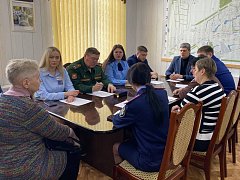 Продолжаются приемы главы Ершовского района Константина Мызникова участников СВО и членов их семей