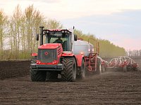 К началу весенних полевых работ наибольшее количество тракторов закуплено в Ершовском, Аркадакском и Балашовском муниципальных районах