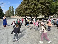 В Ершове сотрудники РДК провели для дошколят фольклорное развлечение, посвященное трем Спасам