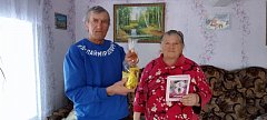 «Серебряные» волонтеры с.Орлов-Гай Ершовского района поздравили женщин с праздником