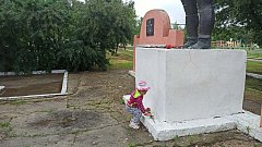 Вместе со всеми жителями Ершовского района сельские дошколята почтили память павших