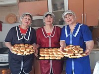 «Посылки добра» для бойцов СВО подготовили  соцработники из ершовского села