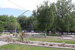 В Ершове ведутся работы по благоустройству центральной площади