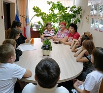 В преддверии государственного праздника в Ершове состоялась межпоколенческая встреча