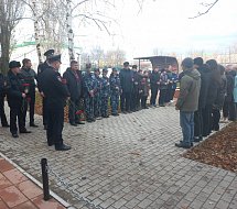 В Ершове почтили память погибших при исполнении служебных обязанностей сотрудников ОМВД