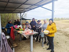 «Неделя золотых людей» для ершовских получателей соцуслуг завершилась отдыхом на природе