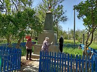 В селе Еремеевка Ершовского района провели капитальный ремонт памятника погибшим во время Великой Отечественной войны