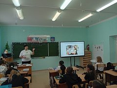 Для ершовских школьников провели информационный час