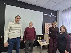 В школе №2 прошел семейный турнир по шахматам на кубок главы МО г. Ершов