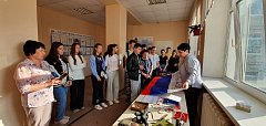 Ершовским школьникам показали экспонаты выставки, посвященной СВО
