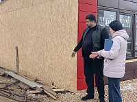 Контроль над внешним обликом города: в Ершове сотрудники администрации проверили состояние входных групп и прилегающих территорий коммерческих объектов