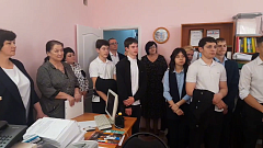 Для ершовских школьников организовали экскурсию по районной администрации