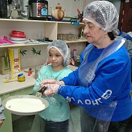 На масленичной неделе ершовцы двух поколений пекли "доброблин"