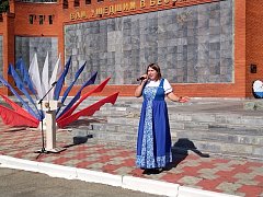 Памятная дата, объединяющая поколения: в Ершове прошел митинг в честь Дня воссоединения новых регионов с Россией