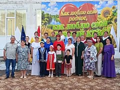Сельчане Ершовского района весело отметили День села