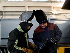 Ершовскому сварщику Дмитрию Захарову по плечу даже самый крепкий металл