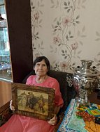 В ершовском центре соцобслуживания День бабушек и дедушек отметили с ретросундучком