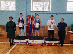 В Ершове прошло первенство спортивной школы по греко‑римской борьбе