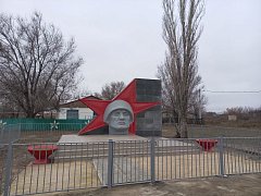 Инициатива жителей помогла решить вопрос с обустройством мемориала в ершовском селе