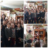 Школьники посетили выставку кукол