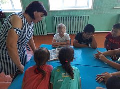 В юбилейный год библиотекари рассказывают школьникам о прошлом и настоящем Ершовского района
