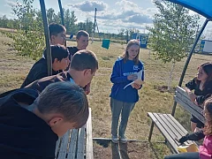 Активисты Ершовского местного отделения «Молодой гвардии» провели квест для ребят из оздоровительного лагеря «Дельфин»