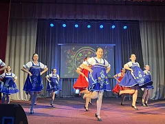 В РДК г.Ершова прошел праздник мудрости и хорошего настроения