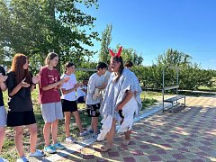 В ершовском лагере «Дельфин» прошло яркое мероприятие «Праздник Нептуна»