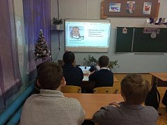 В школе пос.Учебный Ершовского района "Разговор о важном" был посвящён героям Отечества