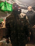 Глава Ершовского района Константин Мызников поздравил участника СВО с заслуженными наградами