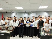 В историко-краеведческом музее ершовским школьникам вручили первые в их жизни паспорта