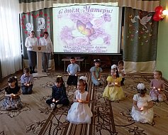 В Ершовском реабилитационном центре «говорили мамам нежные слова»