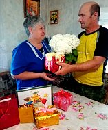 В Краснянке прошел необычный праздник - день дарения подарков