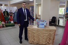 Глава Ершовского района Андрей Шубин принял участие во Всероссийской акции «Коробка храбрости»