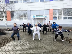 Ершовские старшие организовали маршрутную прогулку «Навстречу солнцу»