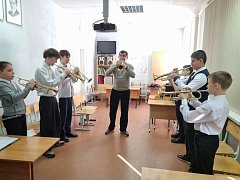 В ДШИ г.Ершова состоялась творческая встреча с ведущими преподавателями филиала областного колледжа искусств