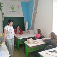 Ершовцы двух поколений на совместном занятии и пообщались, и узнали много нового и полезного