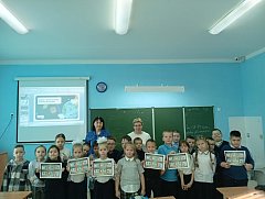 В рамках акции «Единый день безопасности» для ершовских младшеклассников провели занятия «Опасности зимы»