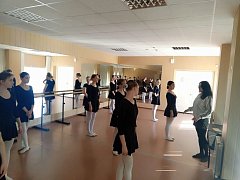 В ДШИ г.Ершова состоялась творческая встреча с ведущими преподавателями филиала областного колледжа искусств