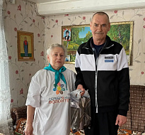 Ершовских сельчан сердечно поздравили «серебряные» волонтеры